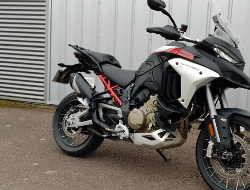DUCATI MULTISTRADA V4 RALLY TRAVEL ET RADAR