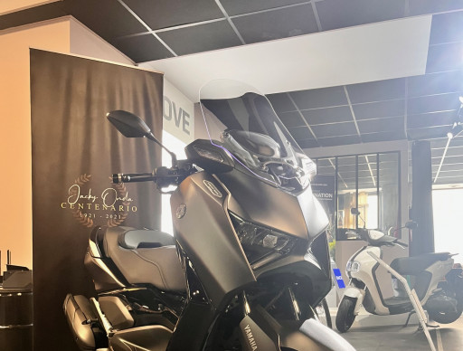 YAMAHA XMAX 125 TECH MAX