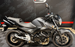 SUZUKI GSR 600