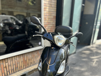 PIAGGIO FLY 50 NOIR / TOP CASE 
