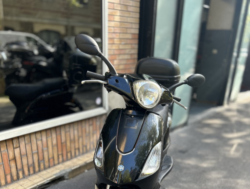 PIAGGIO FLY 50 NOIR / TOP CASE 