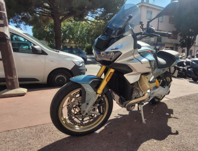 MOTO GUZZI V100  MANDELLO