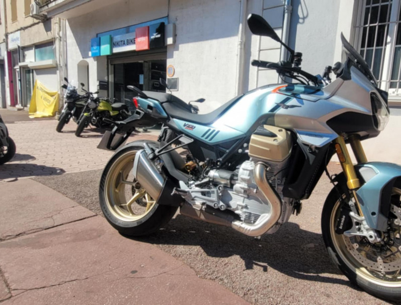 MOTO GUZZI V100  MANDELLO