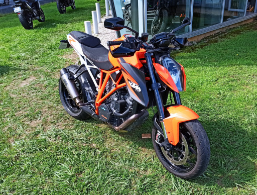 KTM 1290 SUPER DUKE R