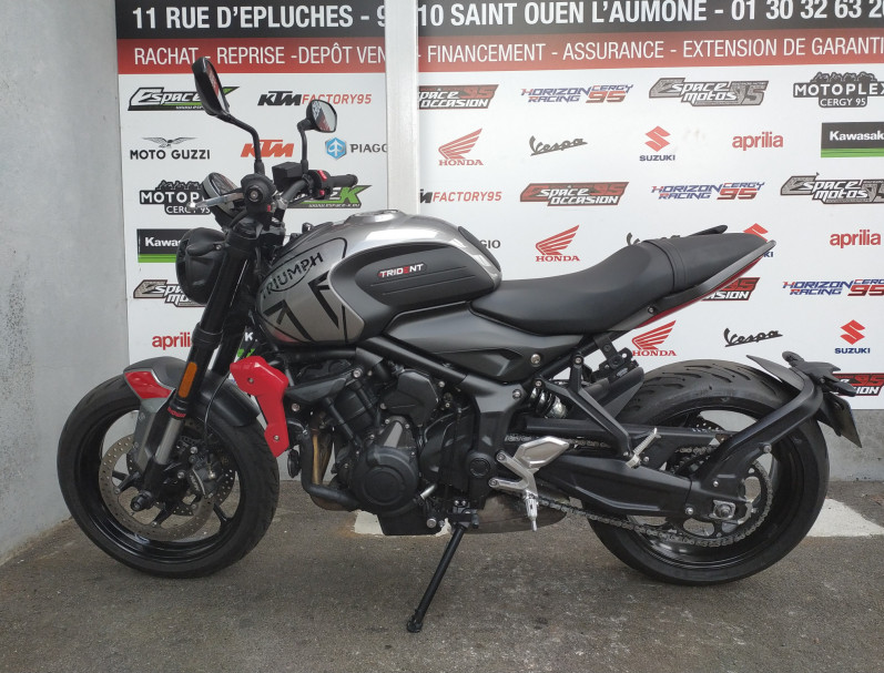 TRIUMPH TRIDENT 660