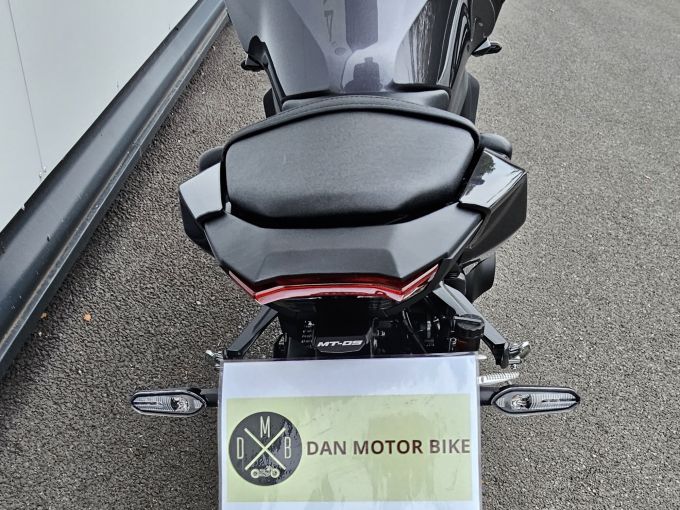 YAMAHA MT-09 4