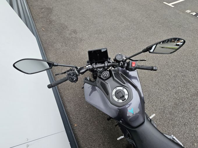 YAMAHA MT-09 4