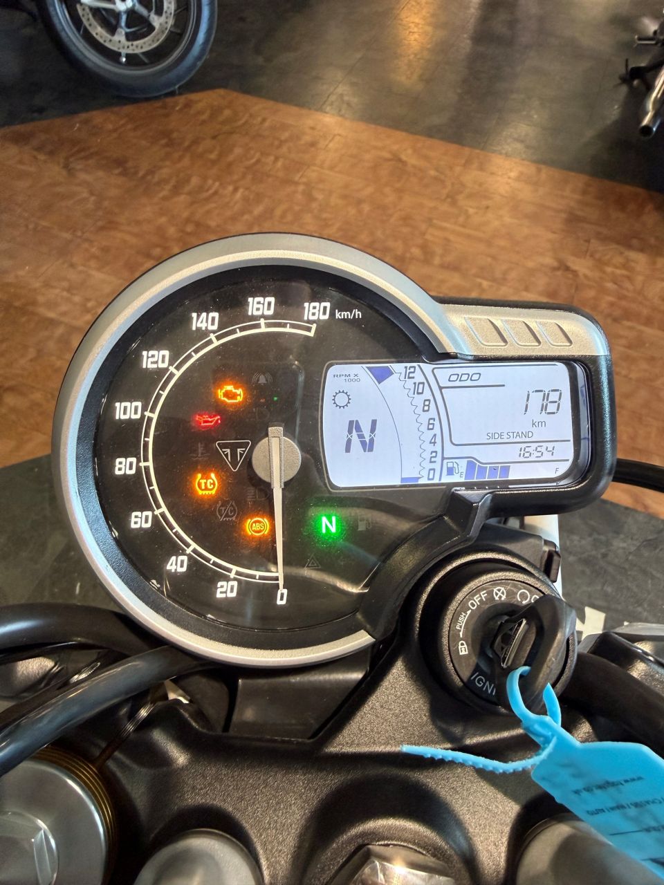 TRIUMPH Scrambler 400 X 4