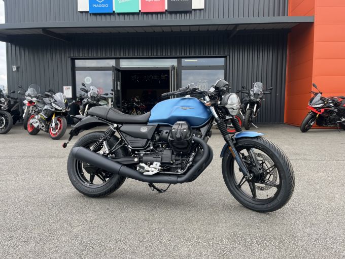 MOTO GUZZI V7 STONE 4