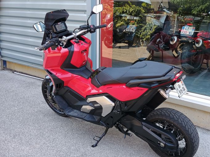 HONDA X-ADV 4
