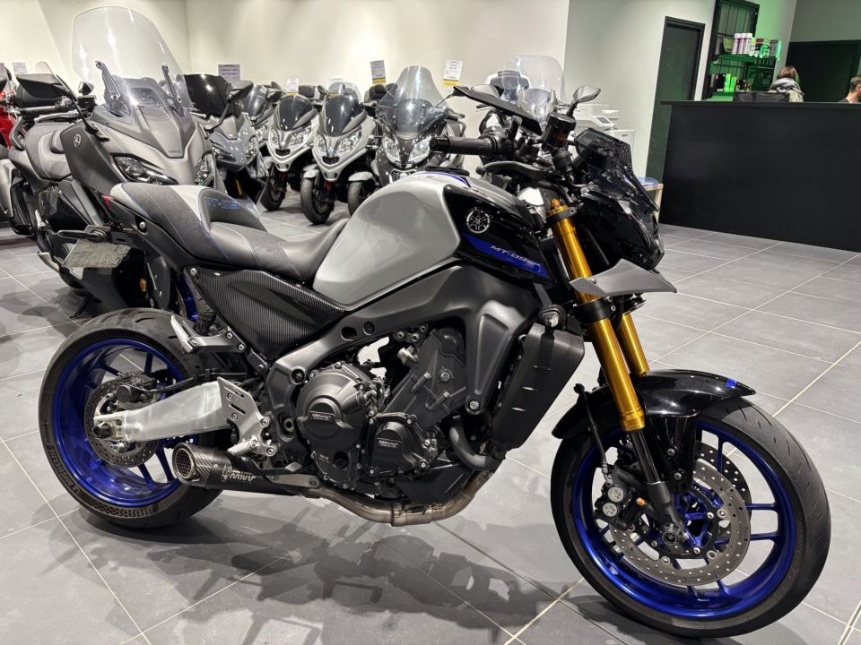 YAMAHA MT-09 SP 4