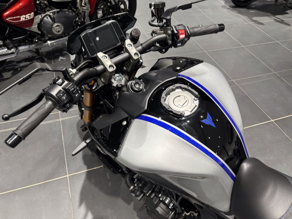 YAMAHA MT-09 SP 4