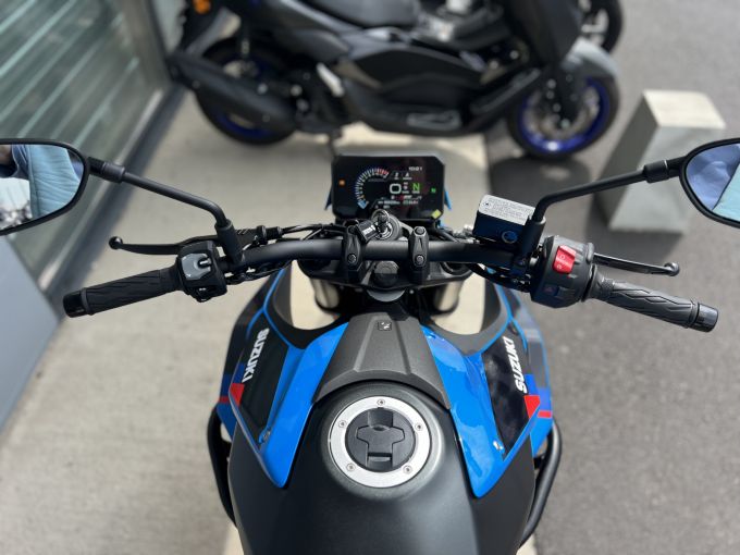 SUZUKI GSX-8S 4