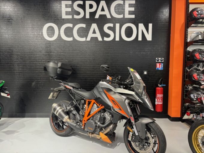 KTM 1290 SUPER DUKE GT 4
