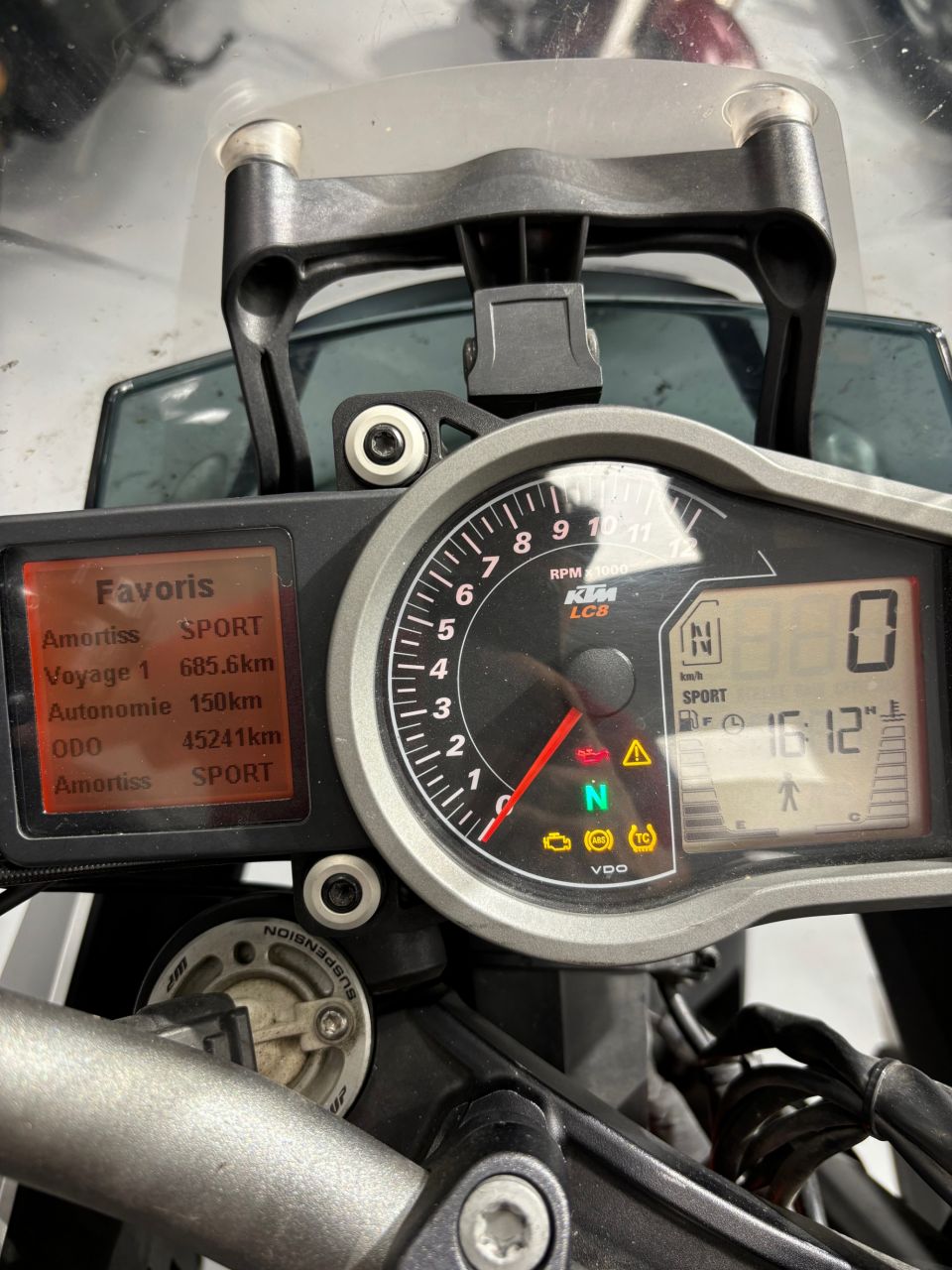 KTM 1290 SUPER DUKE GT 4