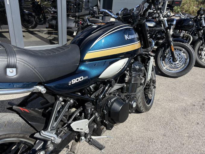 KAWASAKI Z 900 RS 4