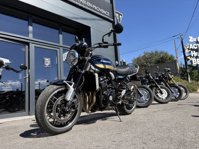 KAWASAKI Z 900 RS 4