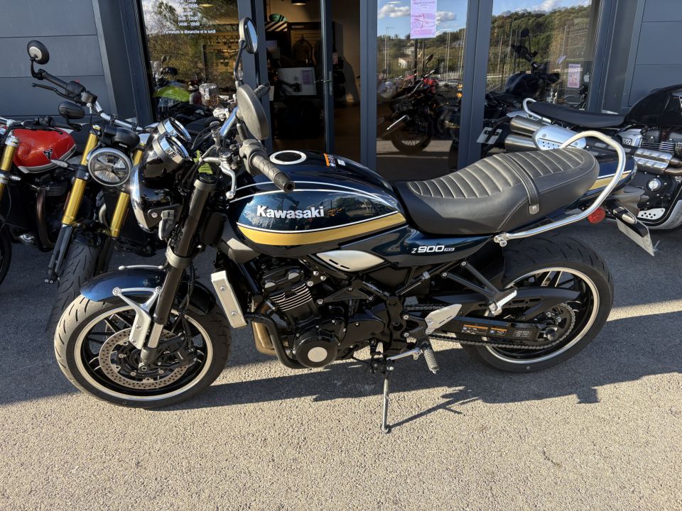 KAWASAKI Z 900 RS 4
