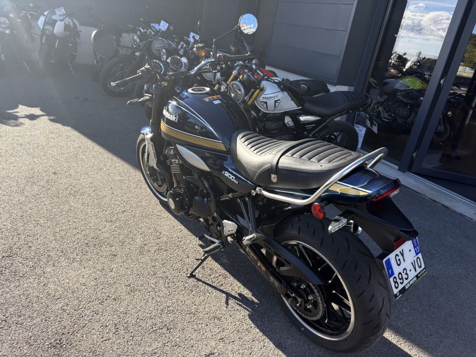 KAWASAKI Z 900 RS 4