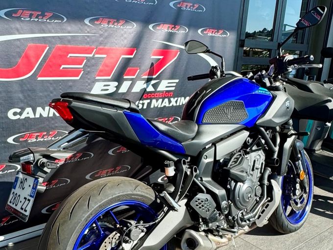 YAMAHA MT-07 Y-AMT 4