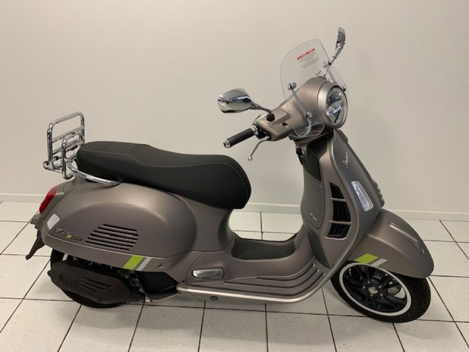 VESPA GTS 125IE SUPER 4