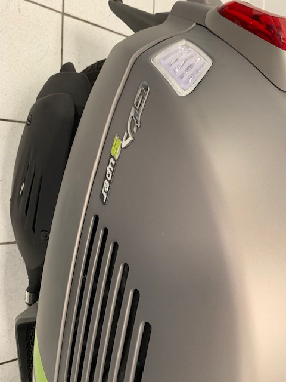 VESPA GTS 125IE SUPER 4