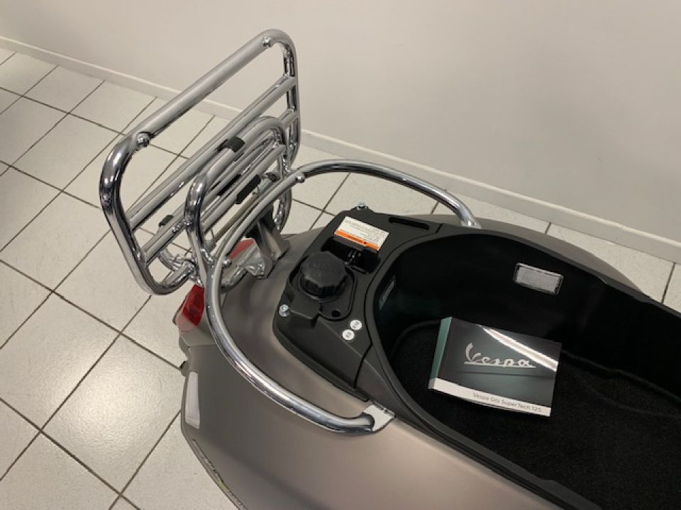 VESPA GTS 125IE SUPER 4