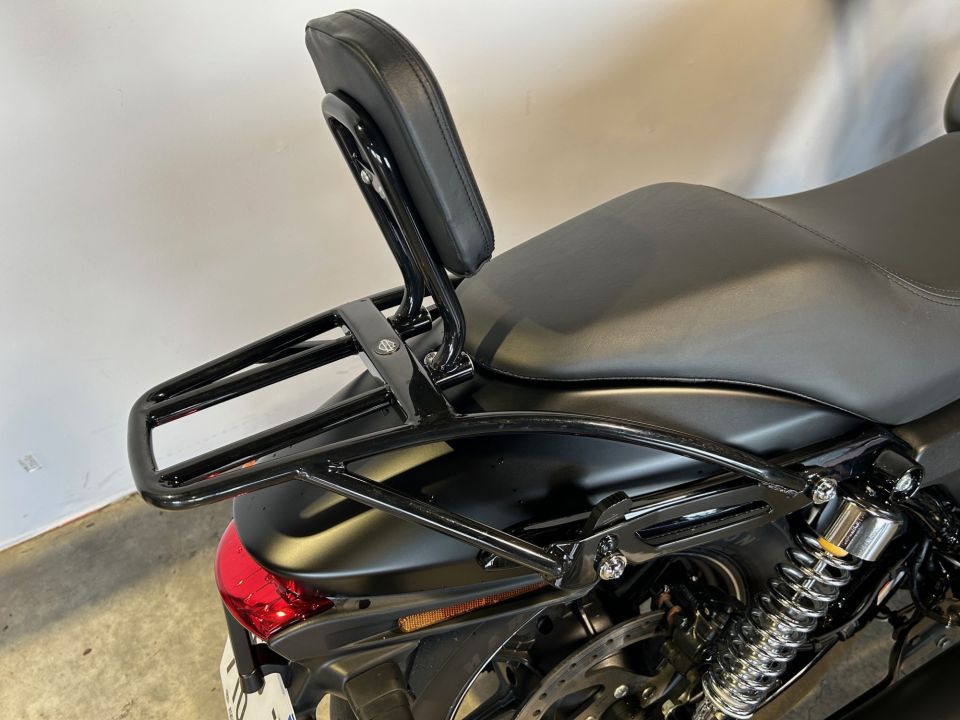 HARLEY-DAVIDSON STREET 750 4