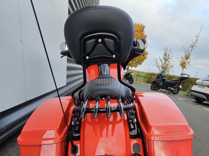 HARLEY-DAVIDSON TOURING STREET GLIDE 1870 4