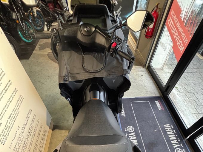 YAMAHA TRICITY 300 4