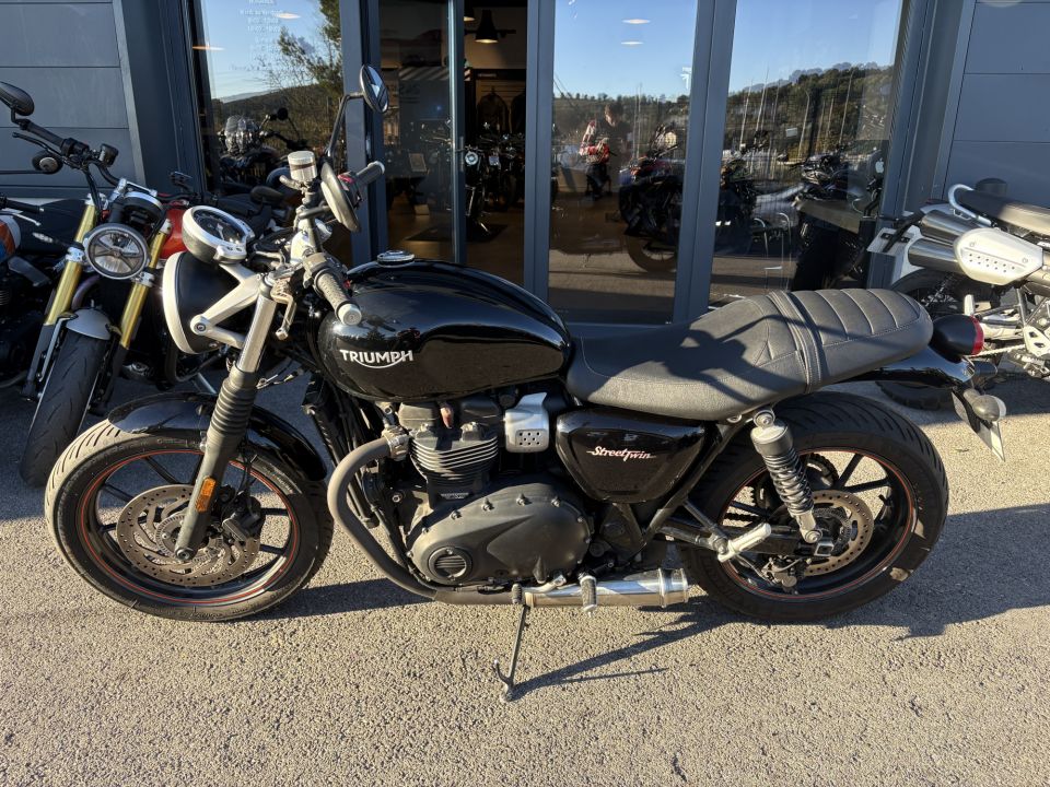 TRIUMPH STREET TWIN  900 4
