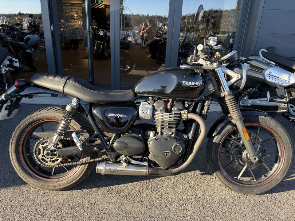 TRIUMPH STREET TWIN  900 4