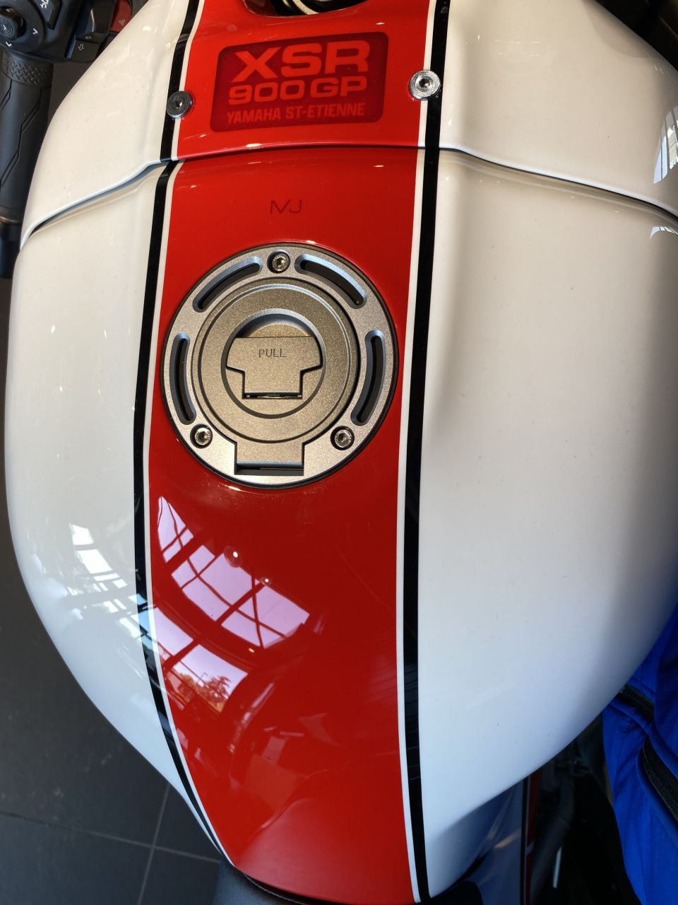 YAMAHA XSR 900 GP 4