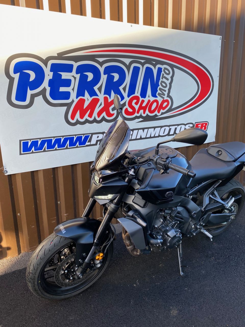 YAMAHA MT-09  Y-AMT 4