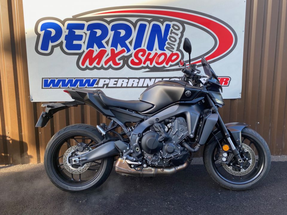 YAMAHA MT-09  Y-AMT 4