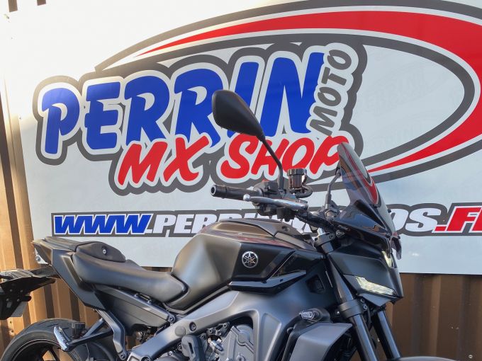 YAMAHA MT-09  Y-AMT 4