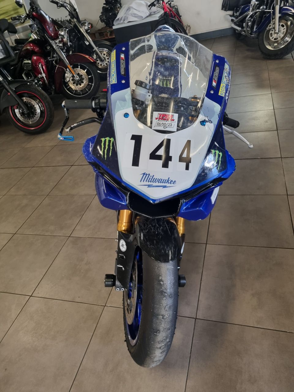 YAMAHA YZF 1000 R1 4