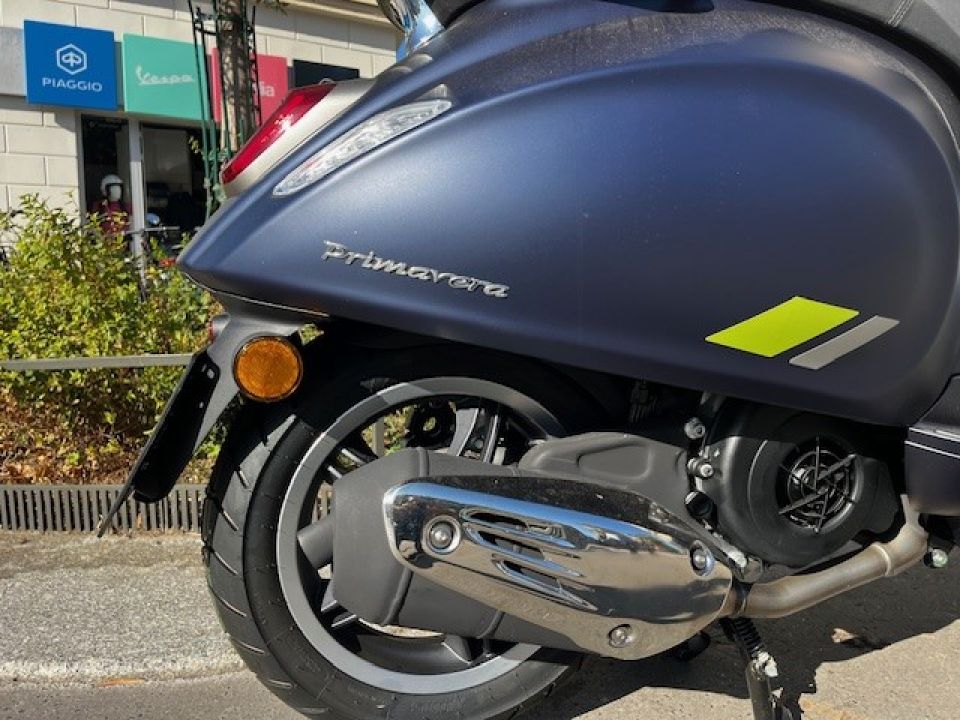VESPA PRIMAVERA 125 4
