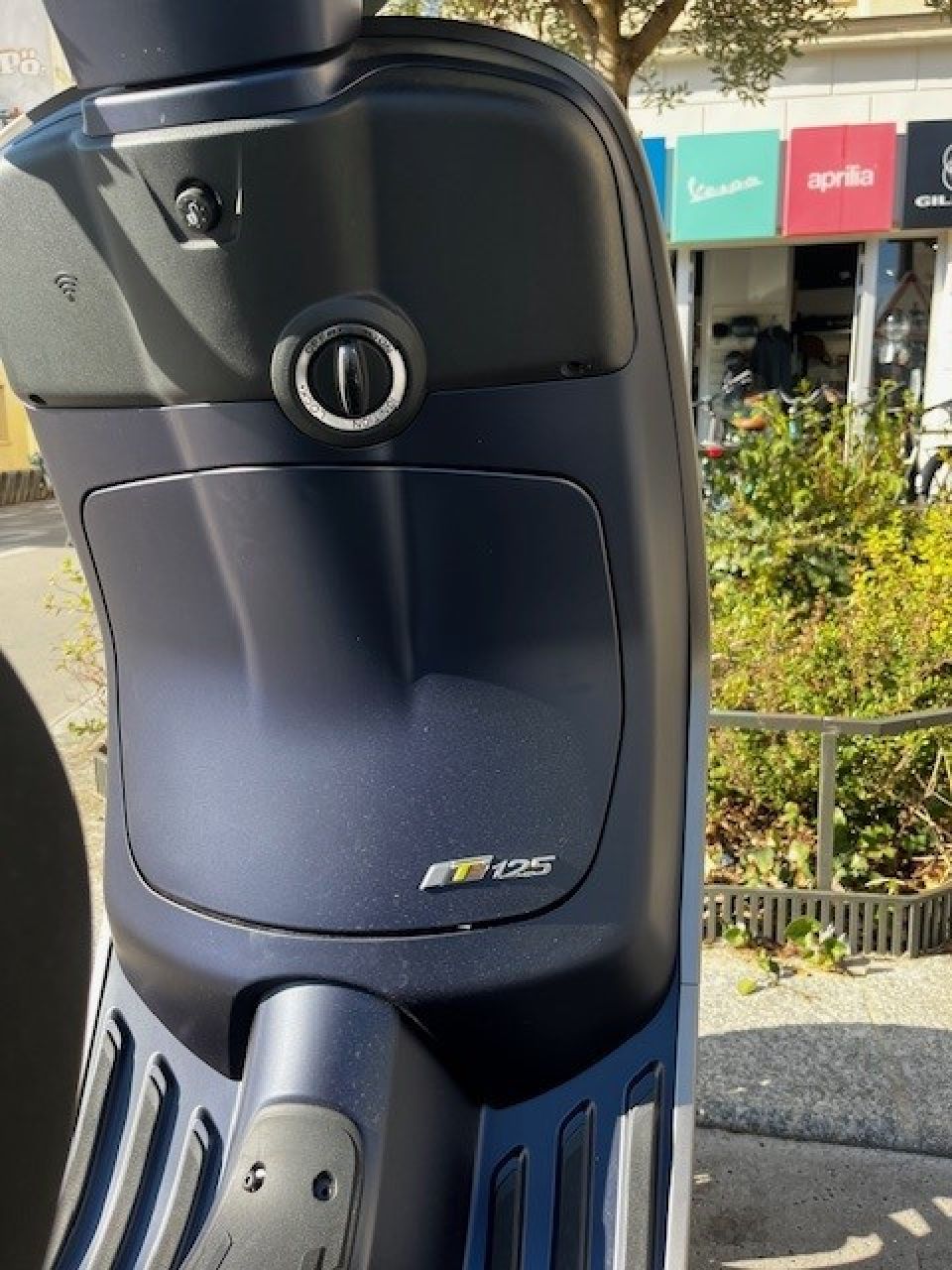 VESPA PRIMAVERA 125 4