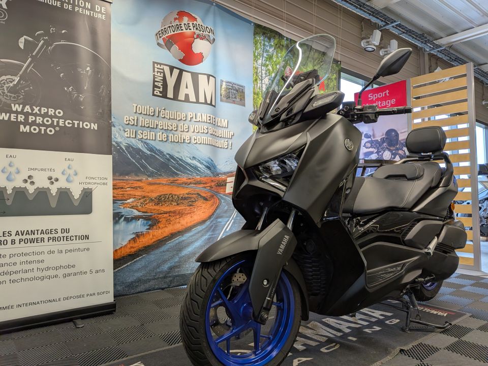 YAMAHA XMAX 300 4