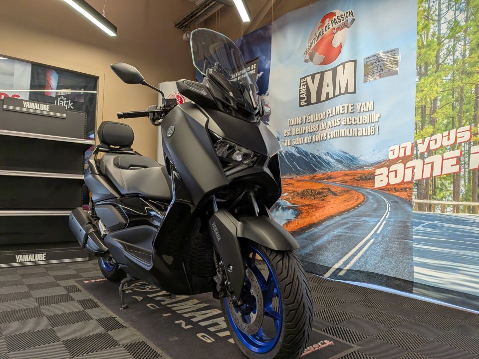 YAMAHA XMAX 300 4