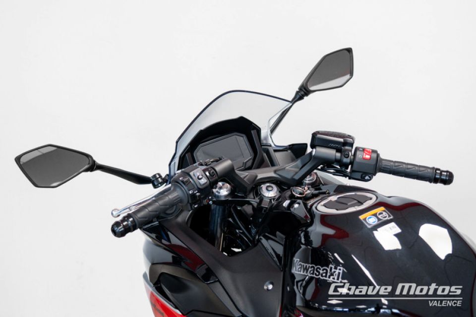 KAWASAKI NINJA 650 4