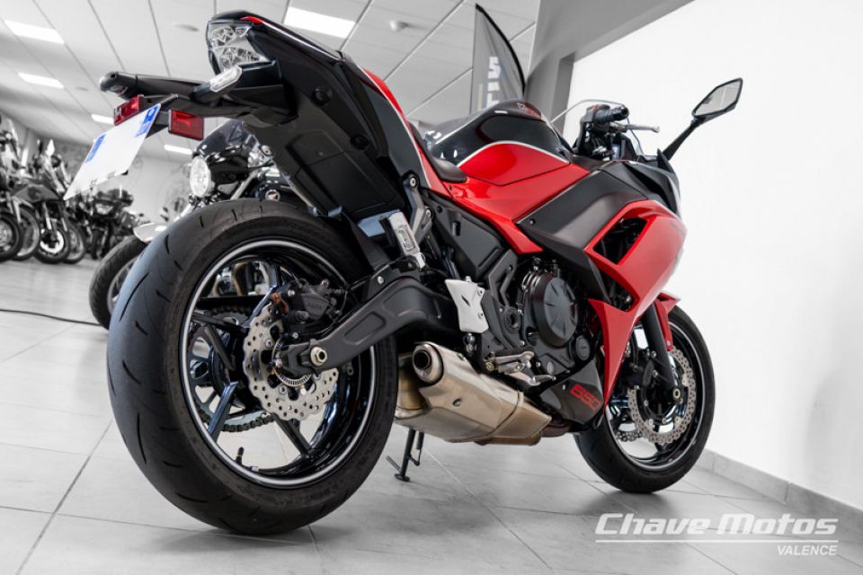 KAWASAKI NINJA 650 4