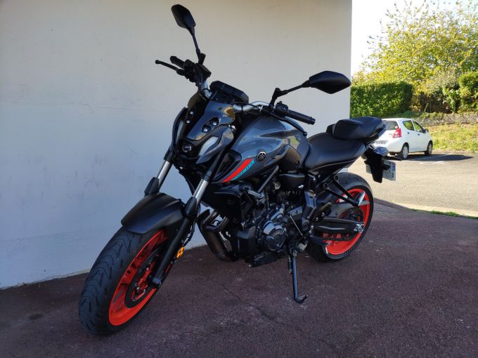 YAMAHA MT-07 4