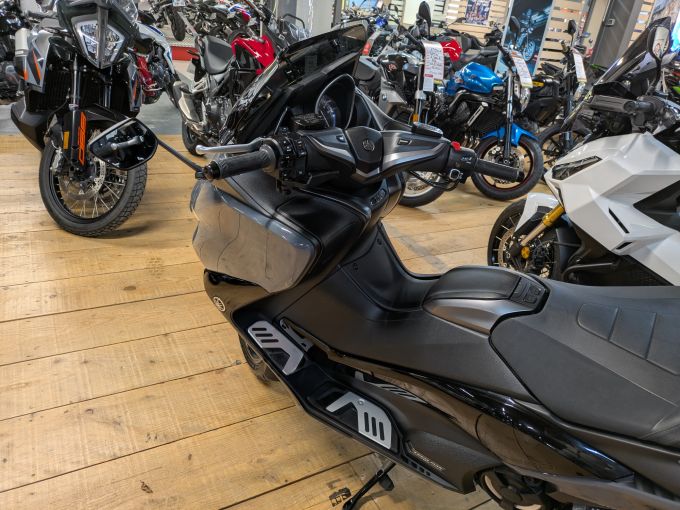 YAMAHA XP T-MAX 560 TECH MAX 4