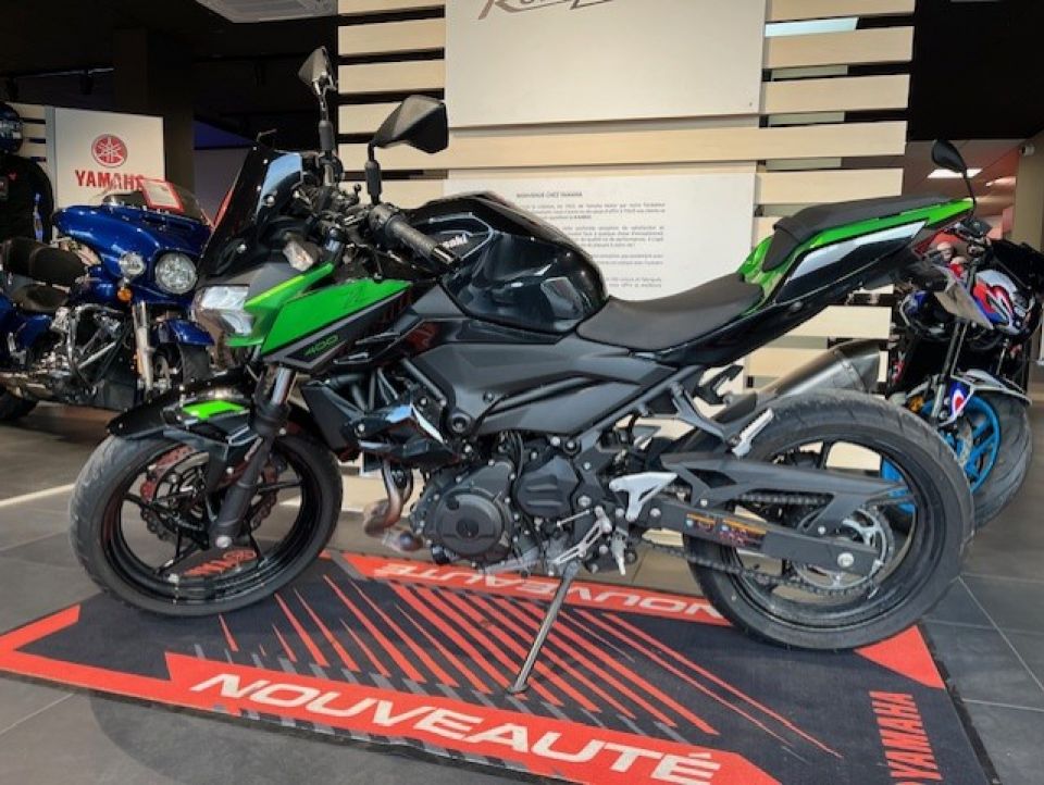 KAWASAKI Z400 4