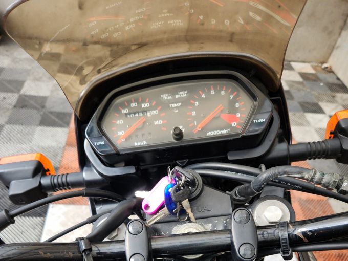 HONDA NX DOMINATOR 4