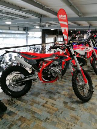 BETA XTRAINER 300 - 2025