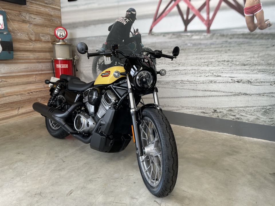 HARLEY-DAVIDSON SPORTSTER Nightster 975 RH 4