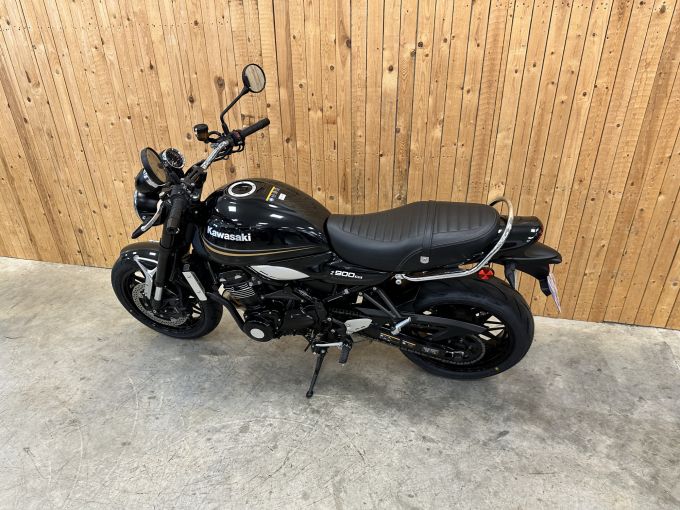 KAWASAKI Z 900 RS 4